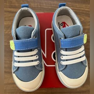 NWT See Kai Run Denim Sneakers, Size 11